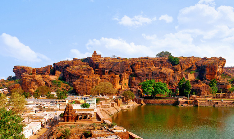 badami-fort-img